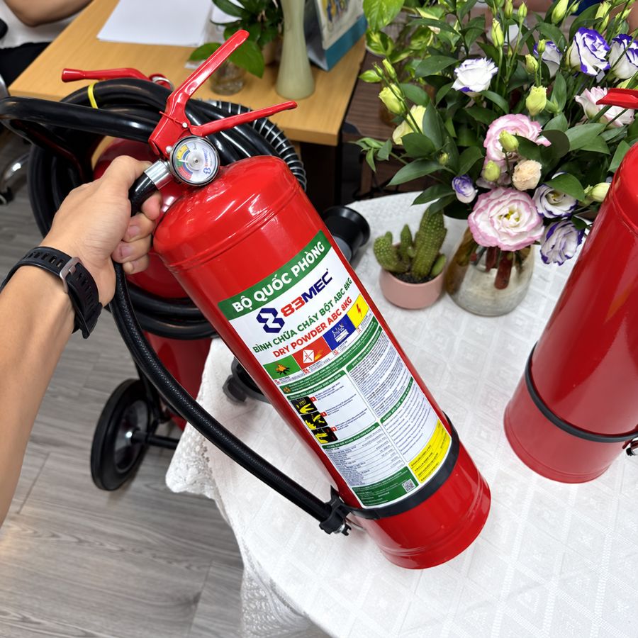 Bình chữa cháy bột ABC 8kg Bộ quốc phòng 83MEC/ABC/8KG