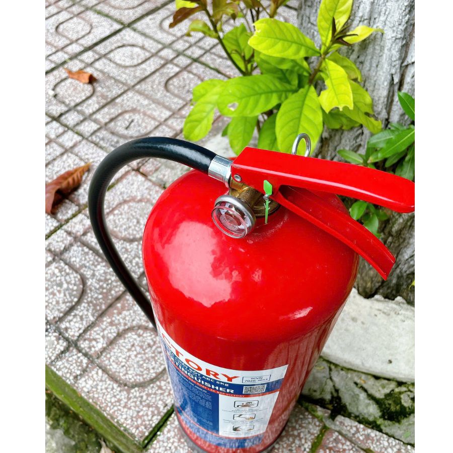 Bình chữa cháy bột ABC 8kg Victory MFZL8-VIC có kiểm định