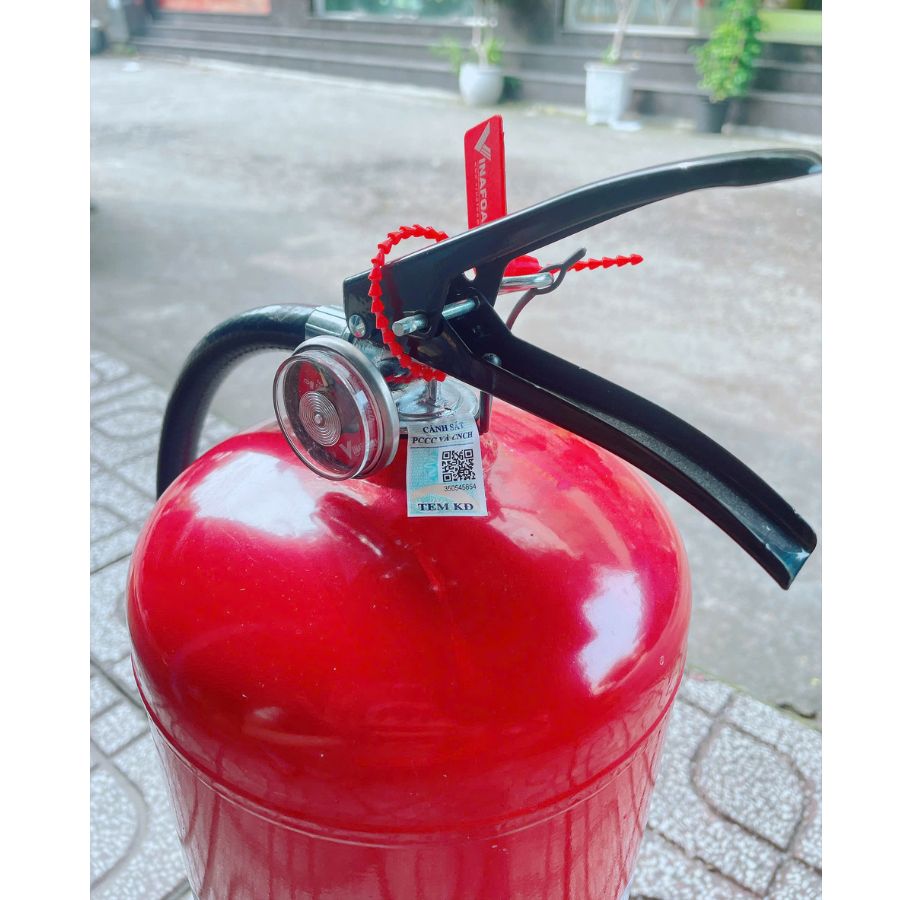 Bình chữa cháy bột ABC 8kg Vinafoam MP8 có kiểm định