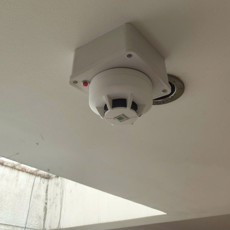 Đầu báo khói độc lập dùng pin có đế,âm thanh to,có kiểm định