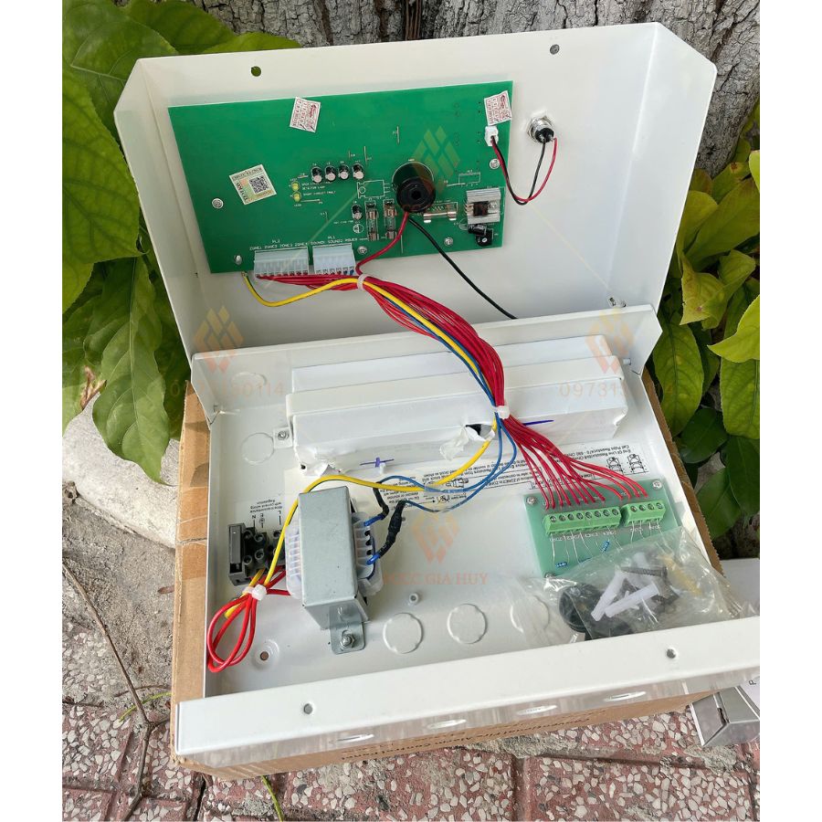 Tủ trung tâm báo cháy 4 kênh Yongjin YJ-804